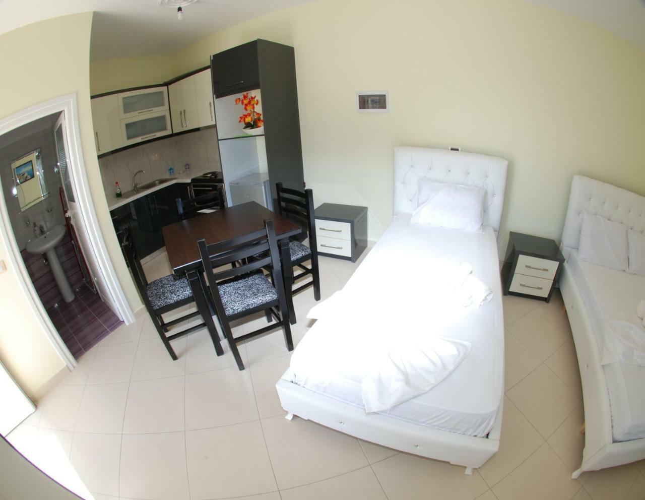 Rama Apartments Саранде Екстериор снимка